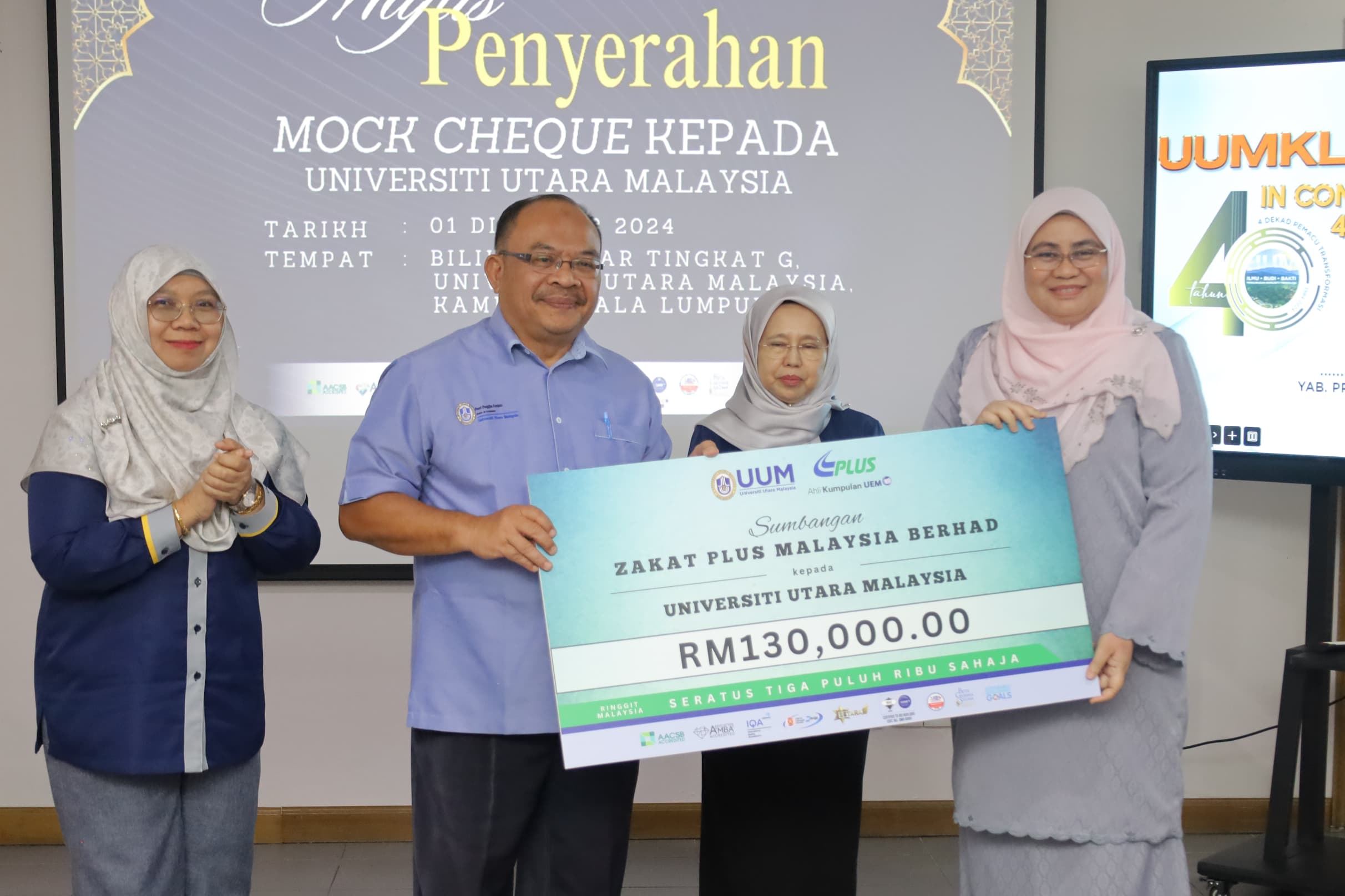 UUM RECEIVES RM775,000 IN DONATION