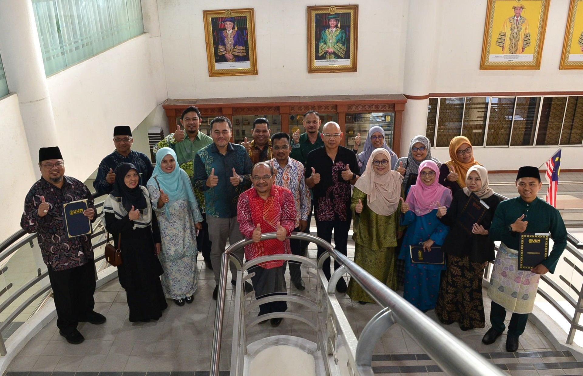 14 UUM STAFF RECEIVE PROMOTION LETTERS
