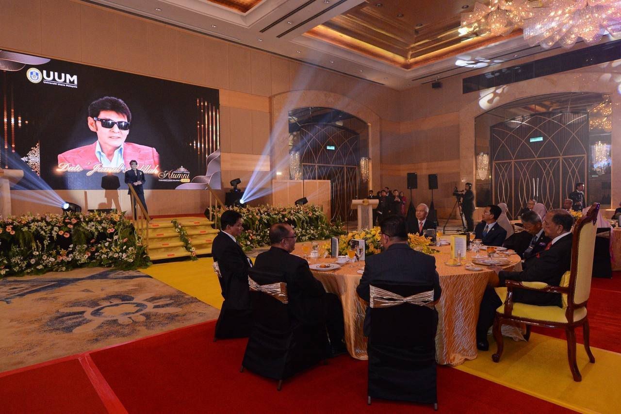 Heritage, Unity, and Aspirations Shine at UUM Alumni Royal Banquet 2025