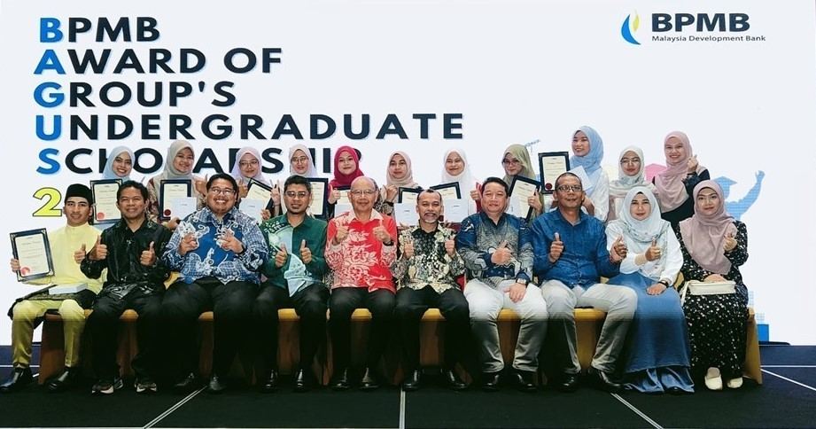 UUM STUDENTS AWARDED FULL BPMB SCHOLARSHIPS AMOUNTING TO RM500,000