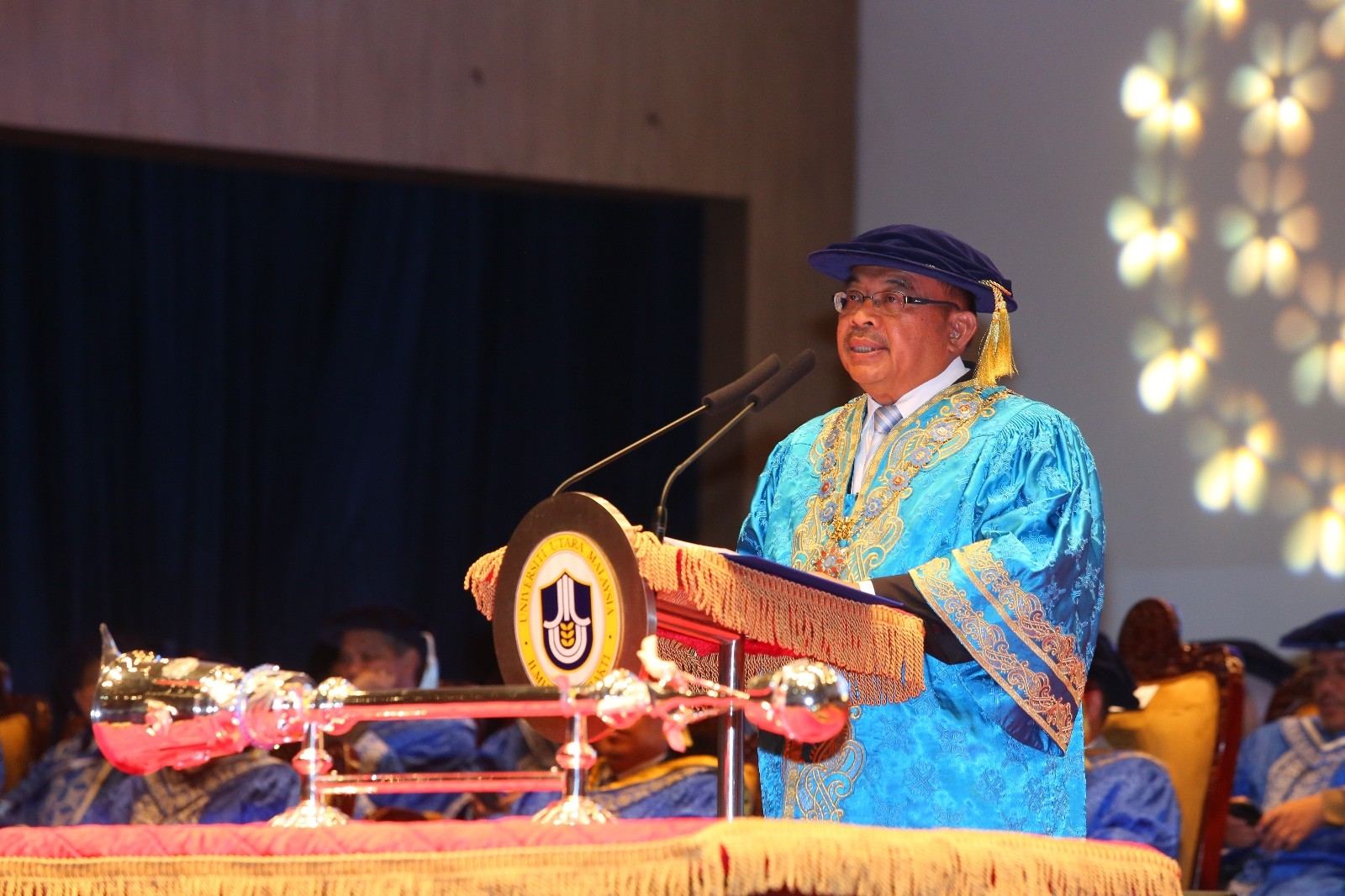 788 GRADUATES OF SESSION NINE BRING THE UUM 38TH CONVOCATION CEREMONY TO A MEMORABLE CLOSE