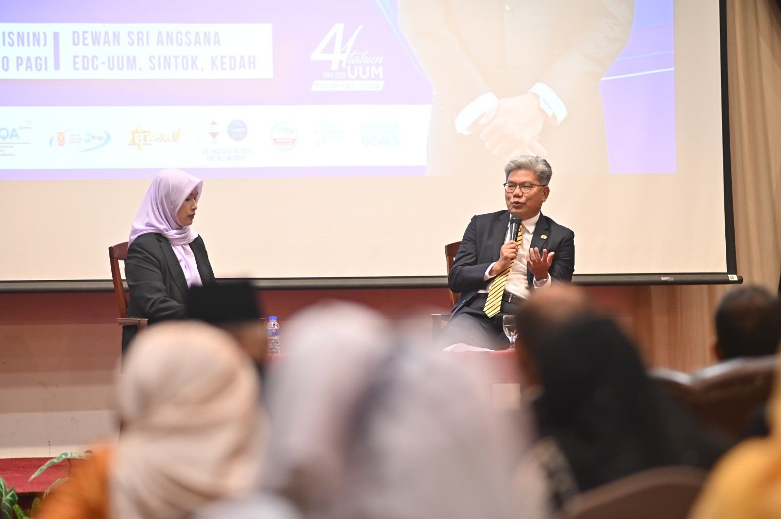 MAYBANK CEO CHAMPIONS PEOPLE-CENTRED TRANSFORMATION IN SESSION WITH UUM