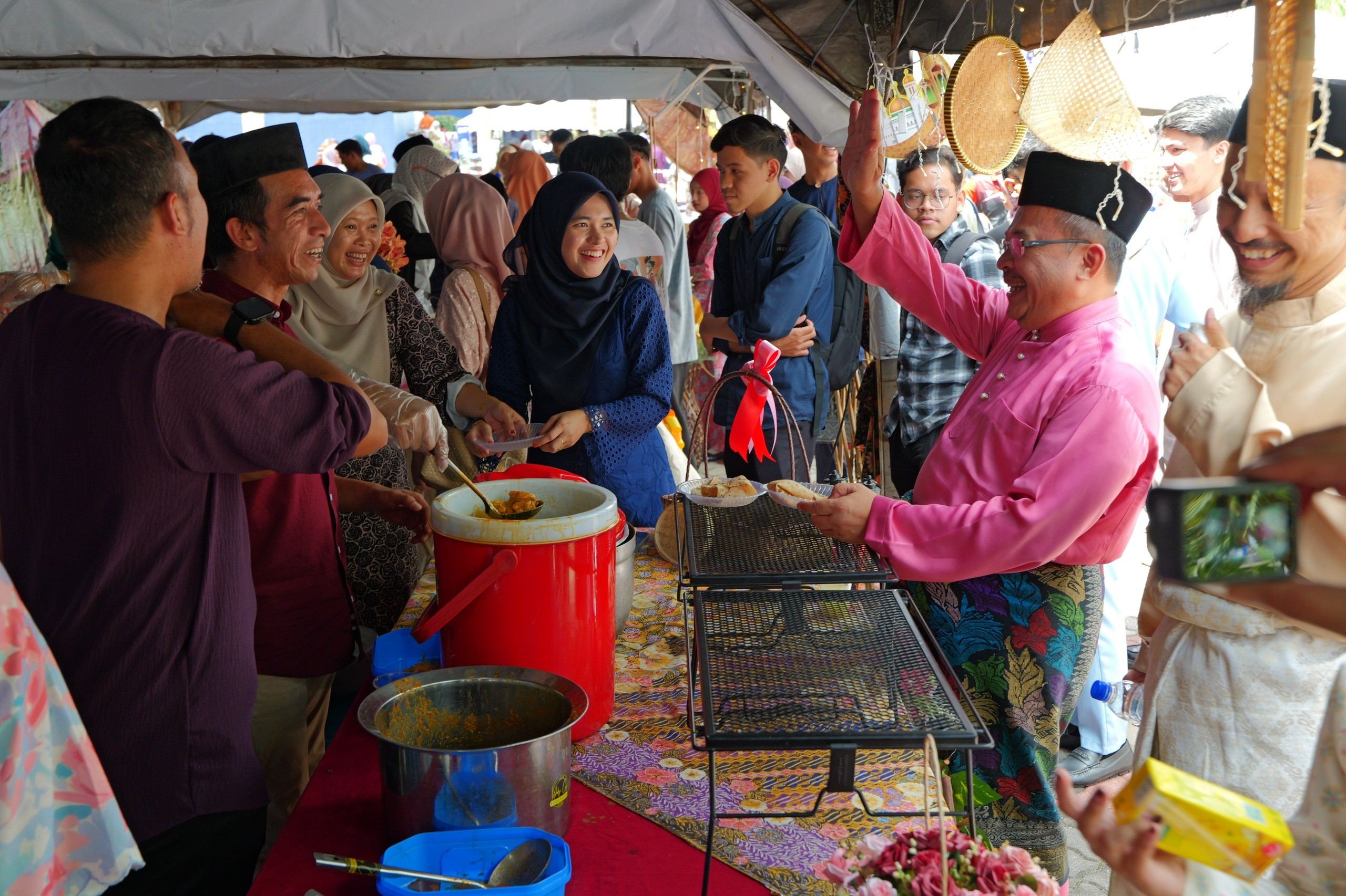 UUM Vice-Chancellor Encourages UUM Denizens to Strengthen Bonds