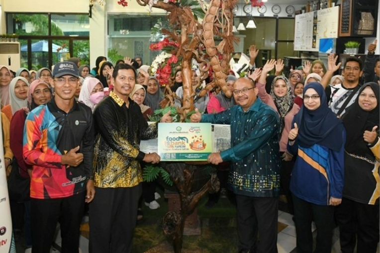 YaPEIM DISTRIBUTES 250 KILOGRAMS OF FRESH MEAT TO B40 COMMUNITIES IN KUBANG PASU